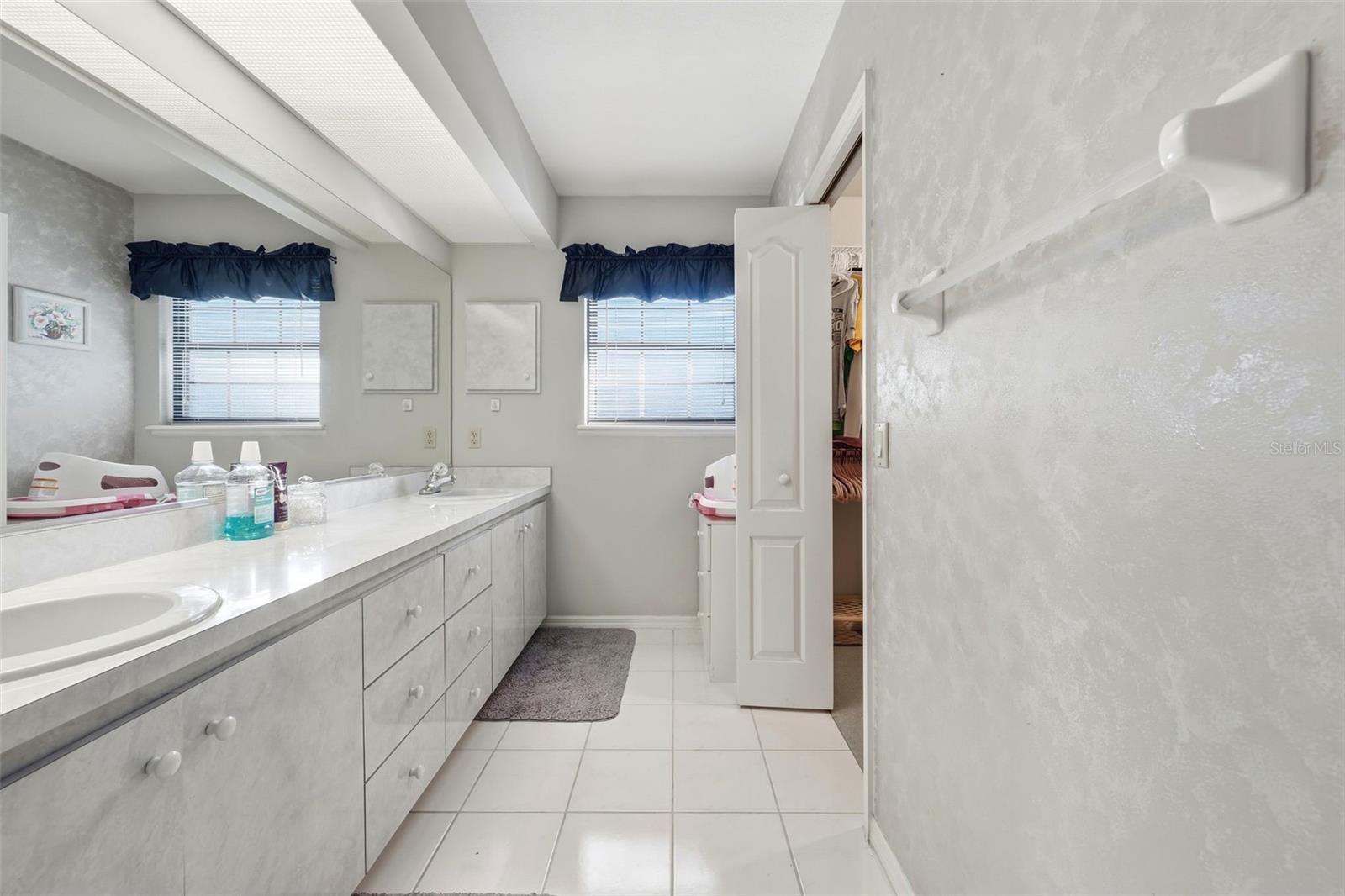 COUNTRY ESTATE KENSINGTON - Residential