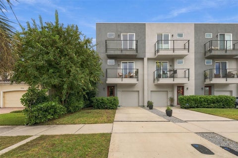 Photo of 3226 W Horatio Street, Tampa, FL 33609 (MLS # TB8554516)