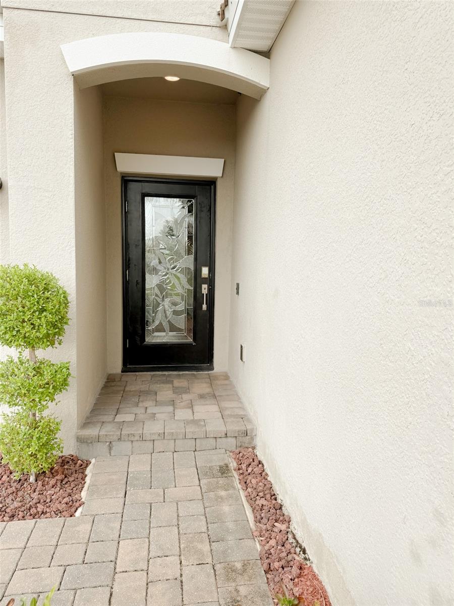 1047 OAK BLUFF DRIVE