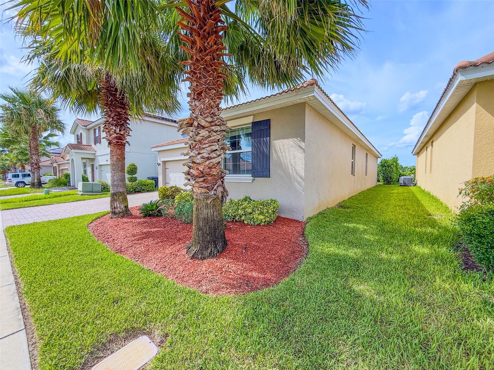 1047 OAK BLUFF DRIVE