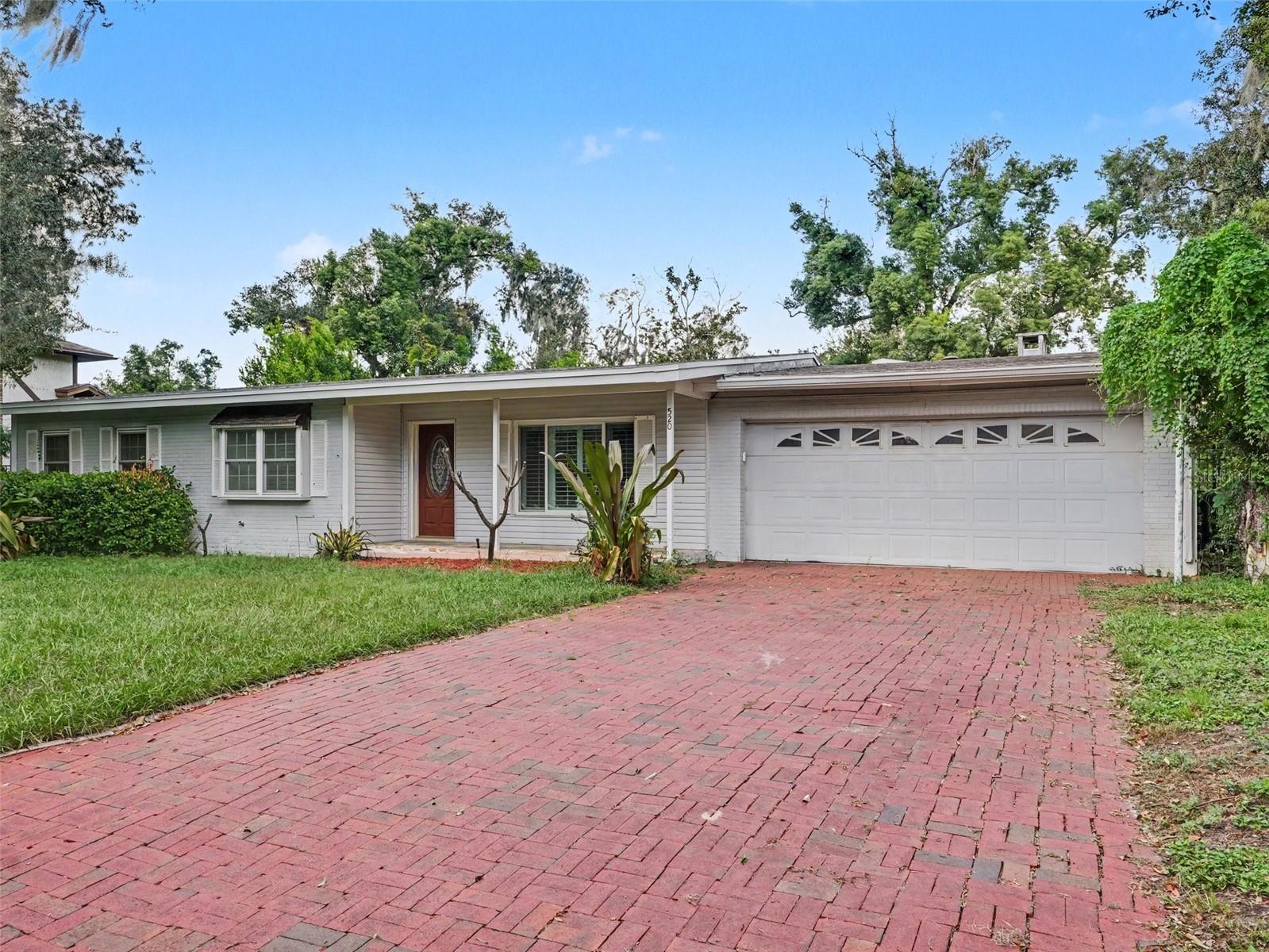 520 LAUREL LANE
