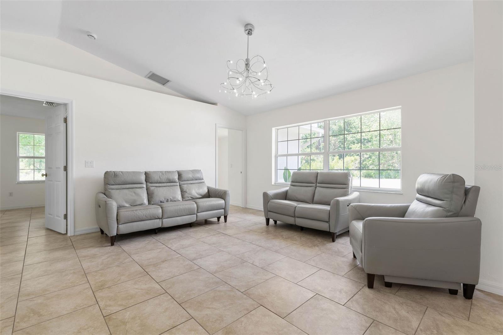 23 PENNFIELD LANE
