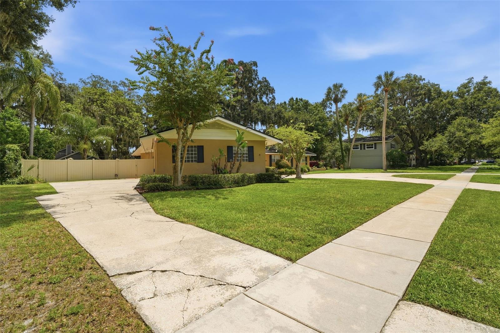 421 ELLIOTT AVENUE
