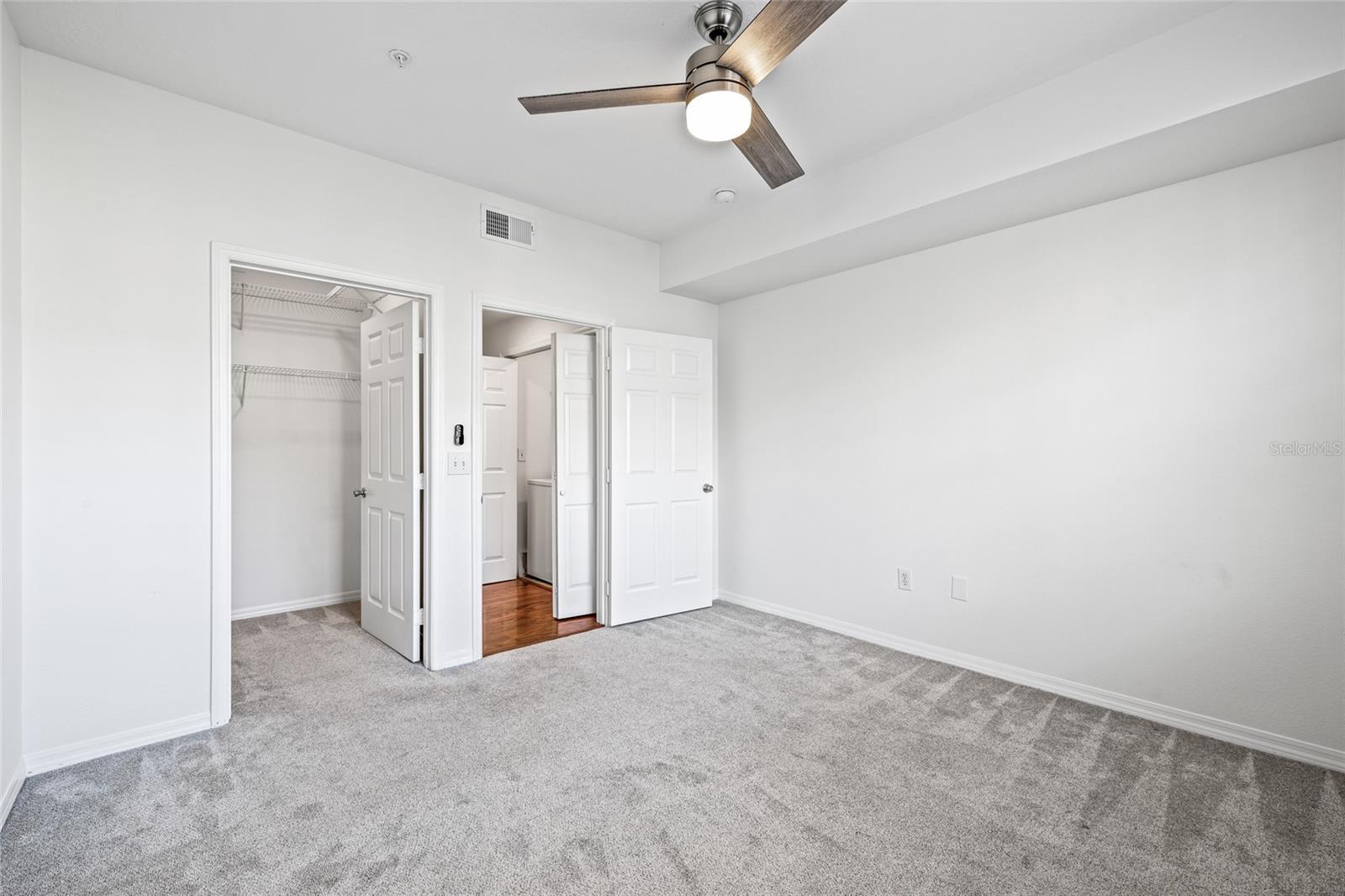 HARBOUR PLACE CITY HOMES - Residential Lease