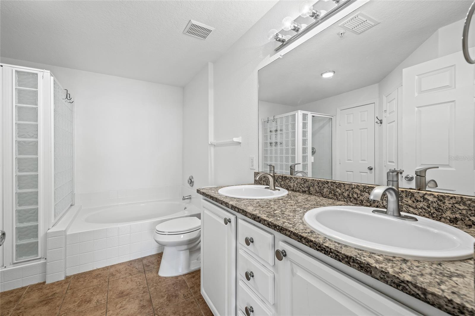 HARBOUR PLACE CITY HOMES - Residential Lease