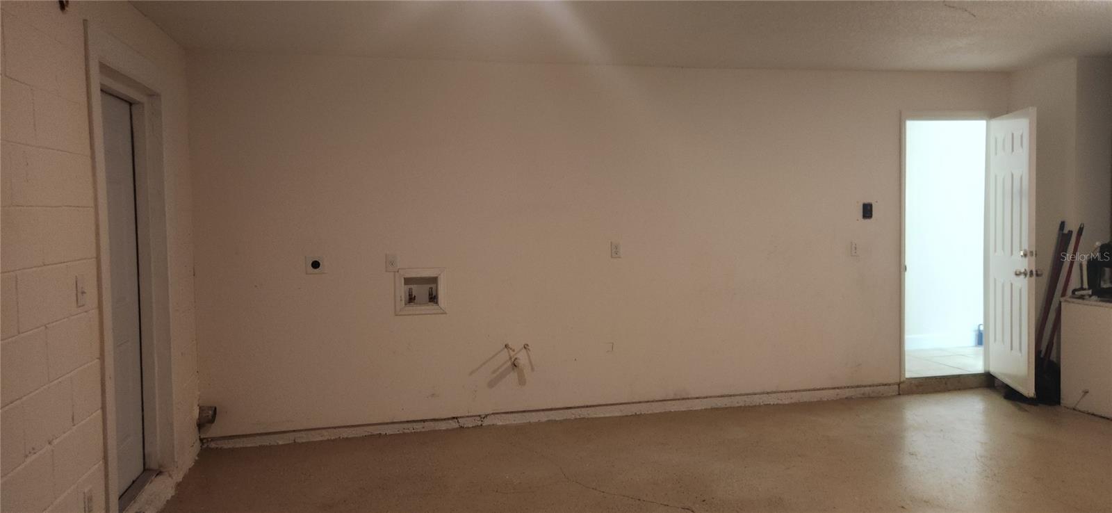 BREEZEWOOD - Residential