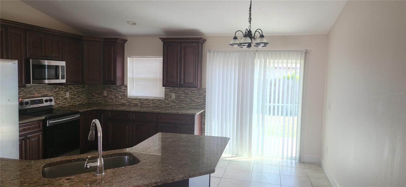 BREEZEWOOD - Residential