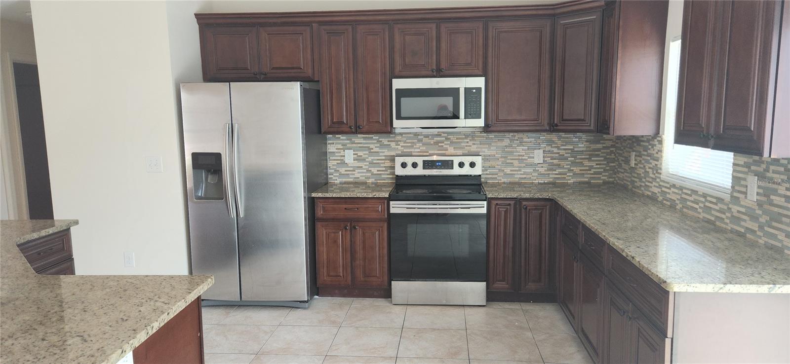 BREEZEWOOD - Residential