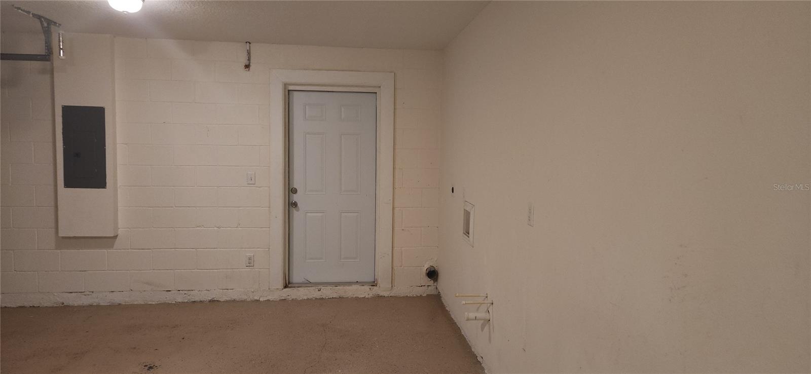 BREEZEWOOD - Residential