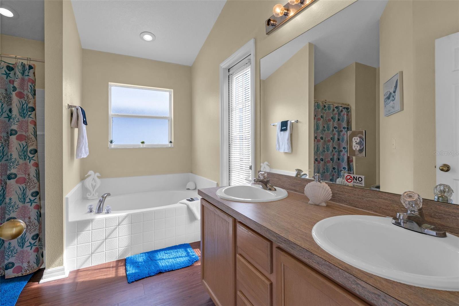 HAMPTON ESTATES - Residential