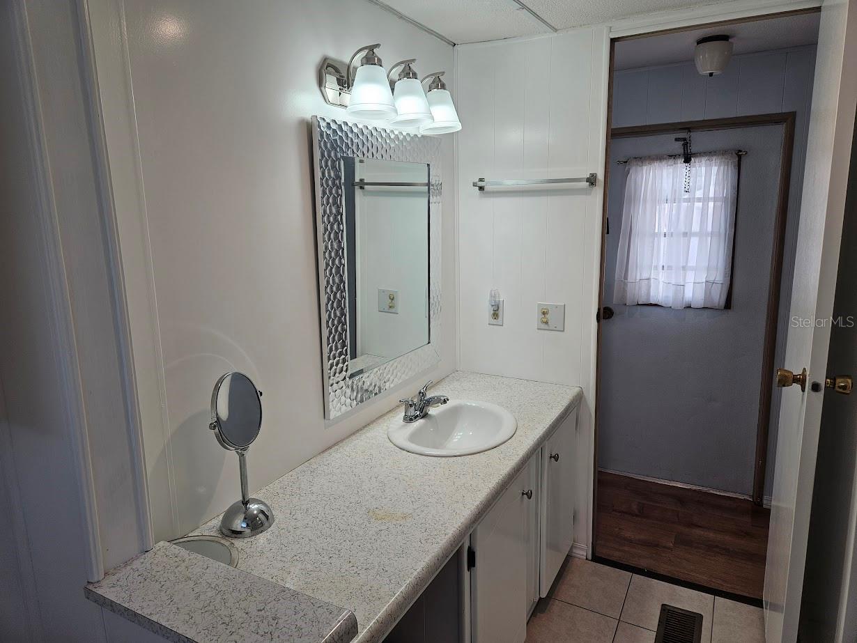 OAK GROVE - Residential