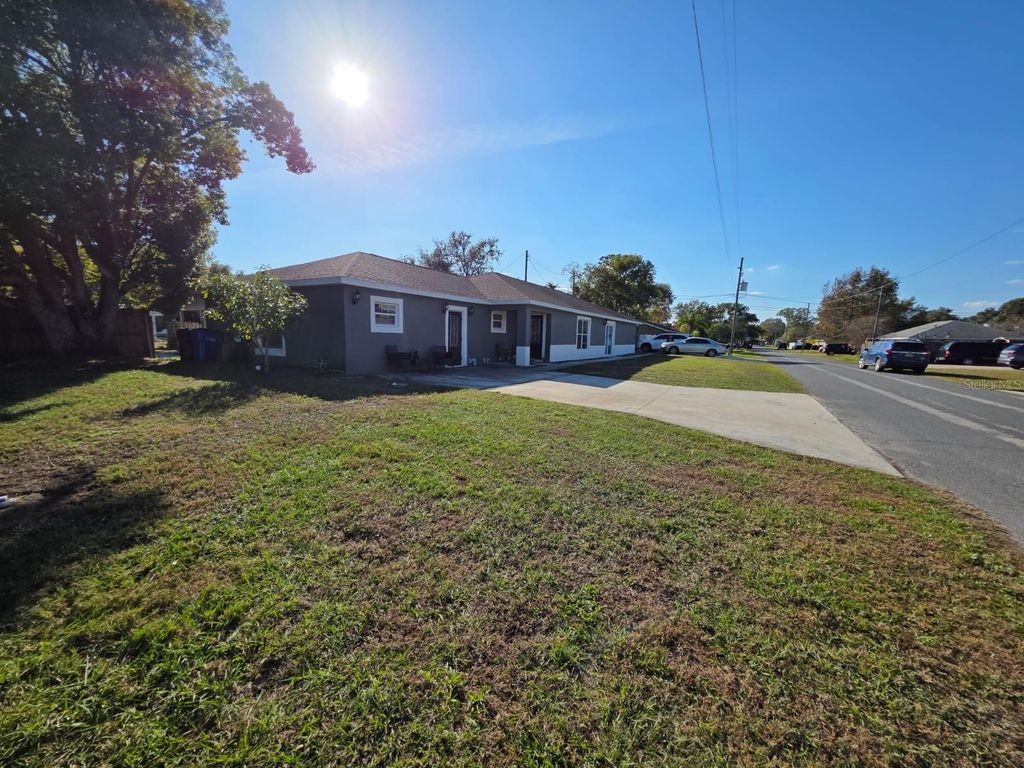 Photo of 600 Georgia Avenue, Saint Cloud, FL 34769 (MLS # S5141302)