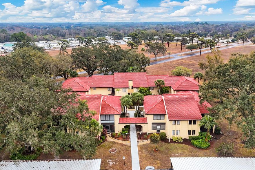 Enjoy this beautiful ground-floor two-bedroom, two-bath home, freshly painted and move-in ready unit. Located in the peaceful and tranquil setting in Bradenton. The kitchen is made for the chef in the family with large cooktop, double oven, and stone countertops. The amenities include a heated pool, tennis courts, fishing, and access the Manatee river. Schedule your private showing today!