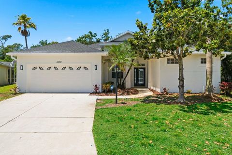 Photo of 11701 Winding Woods Way, Lakewood Ranch, FL 34202 (MLS # A4693576)