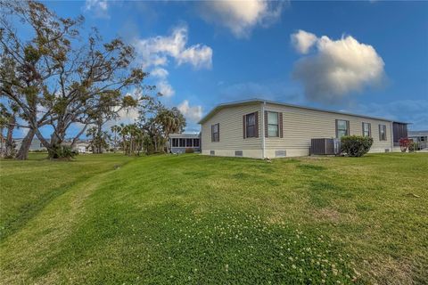 A home in ELLENTON