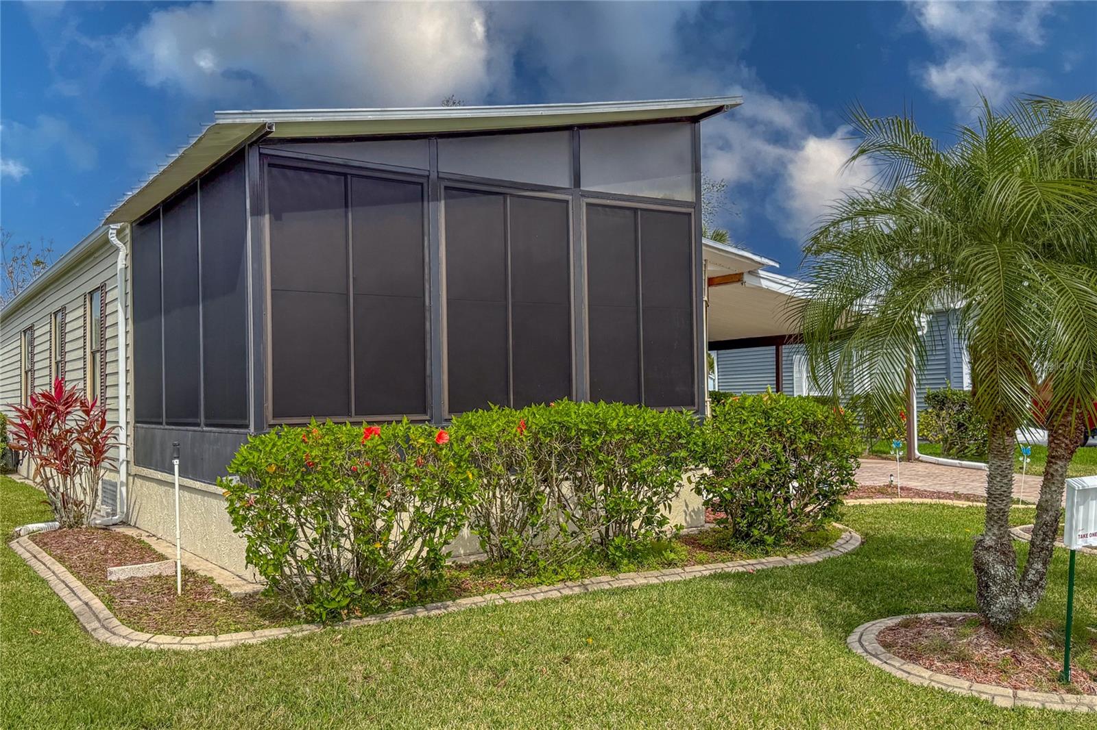 135 HUMMINGBIRD AVENUE
