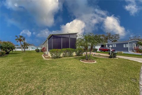 A home in ELLENTON