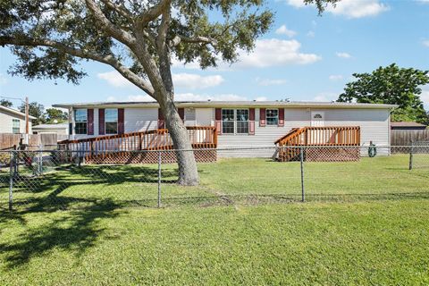 Photo of 12373 Tree Street, Largo, FL 33773 (MLS # TB8437221)