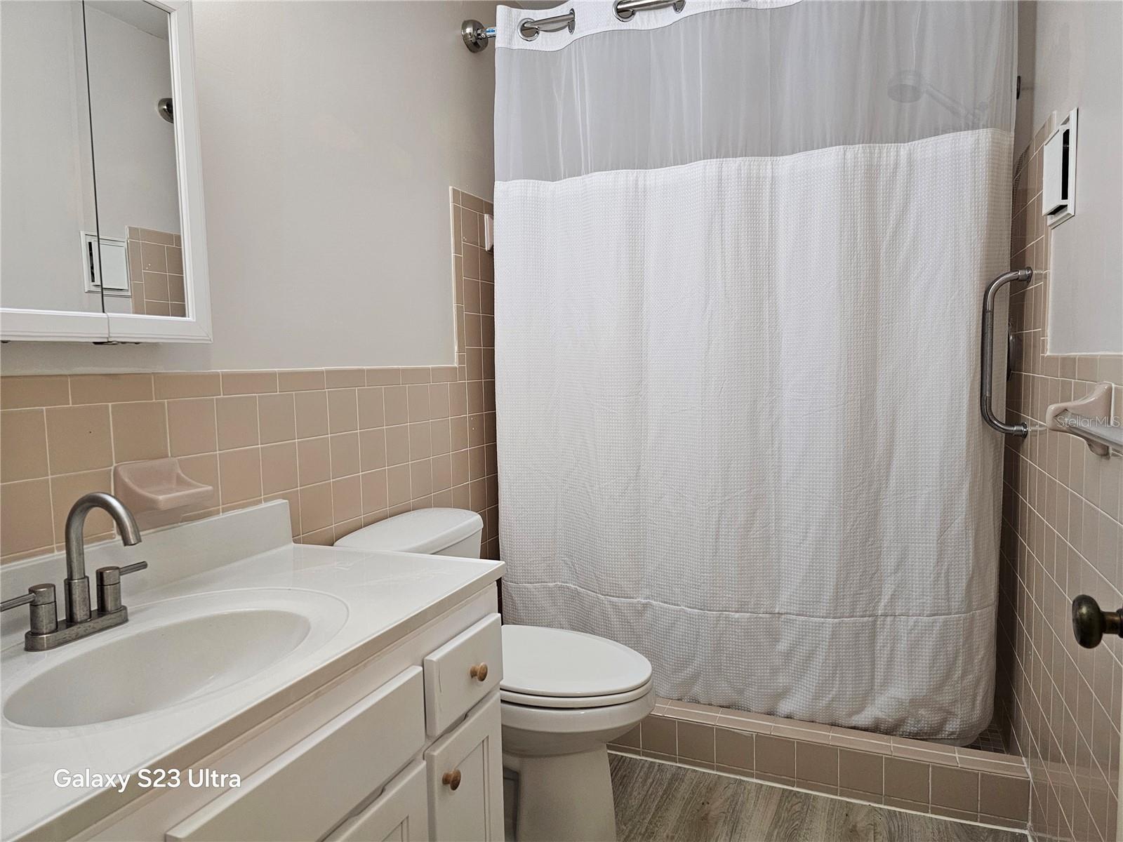 ON TOP OF THE WORLD - Residential Lease