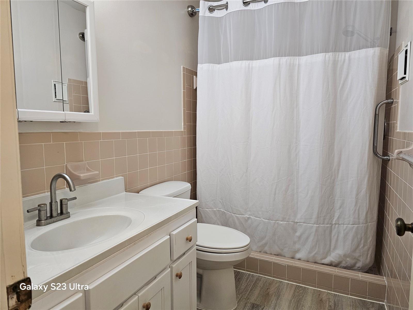 ON TOP OF THE WORLD - Residential Lease