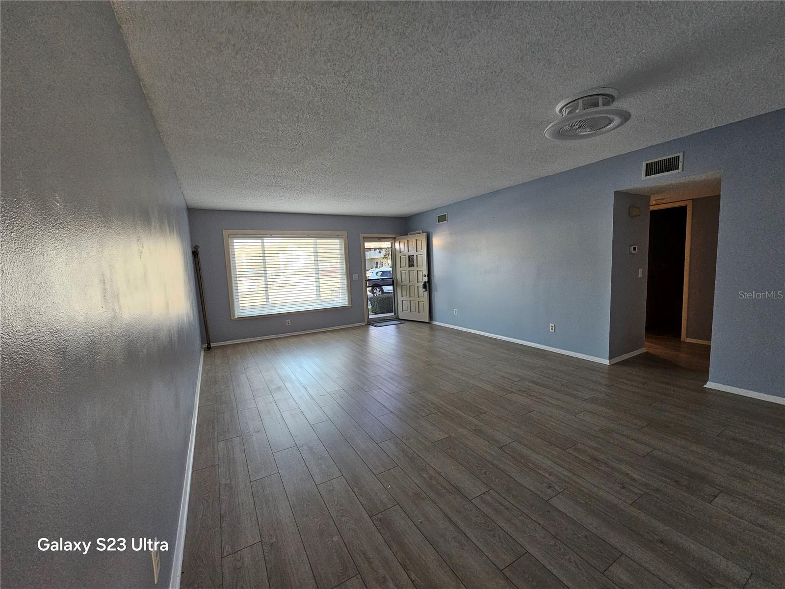 ON TOP OF THE WORLD - Residential Lease