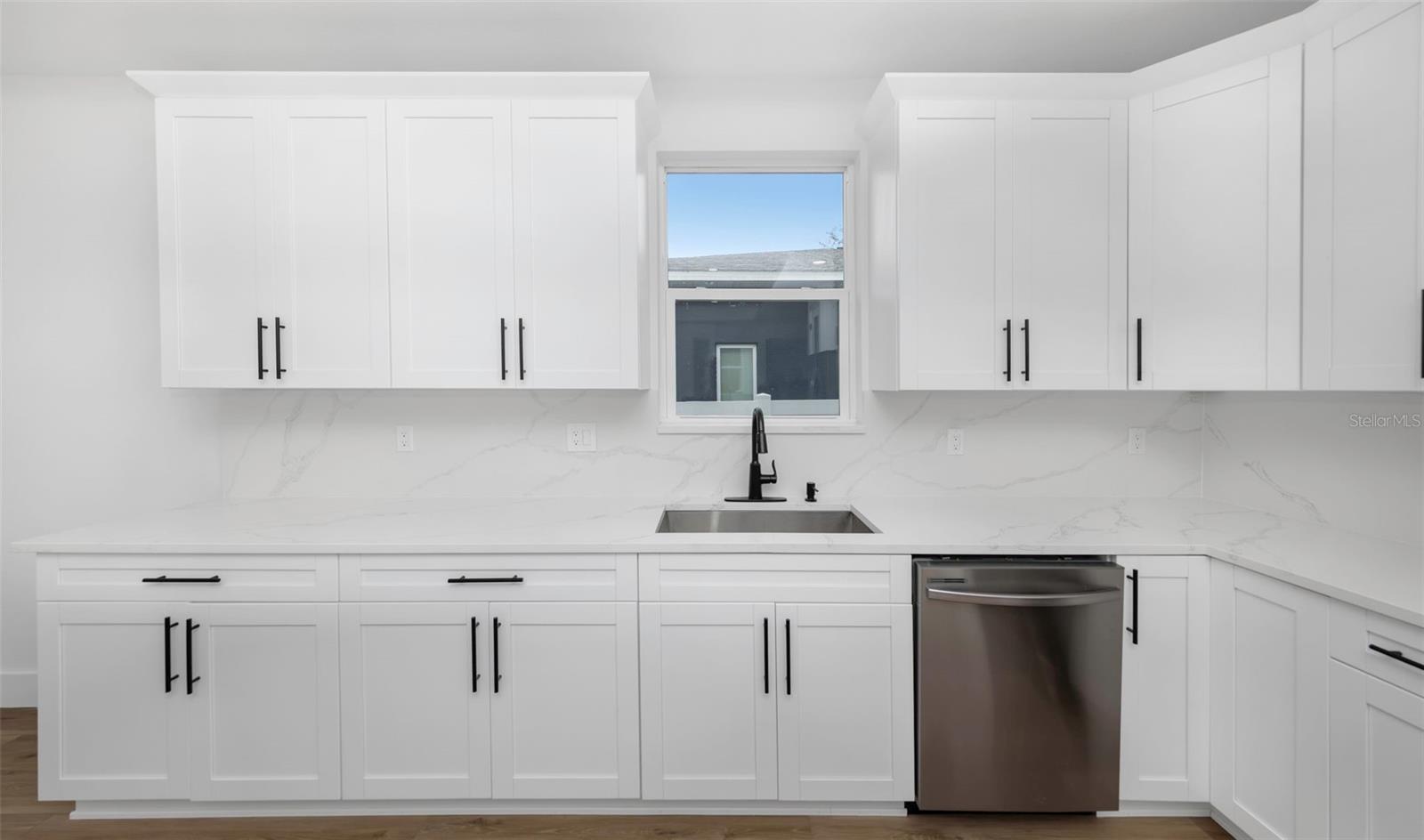 NEW ATHENS CITY - Residential