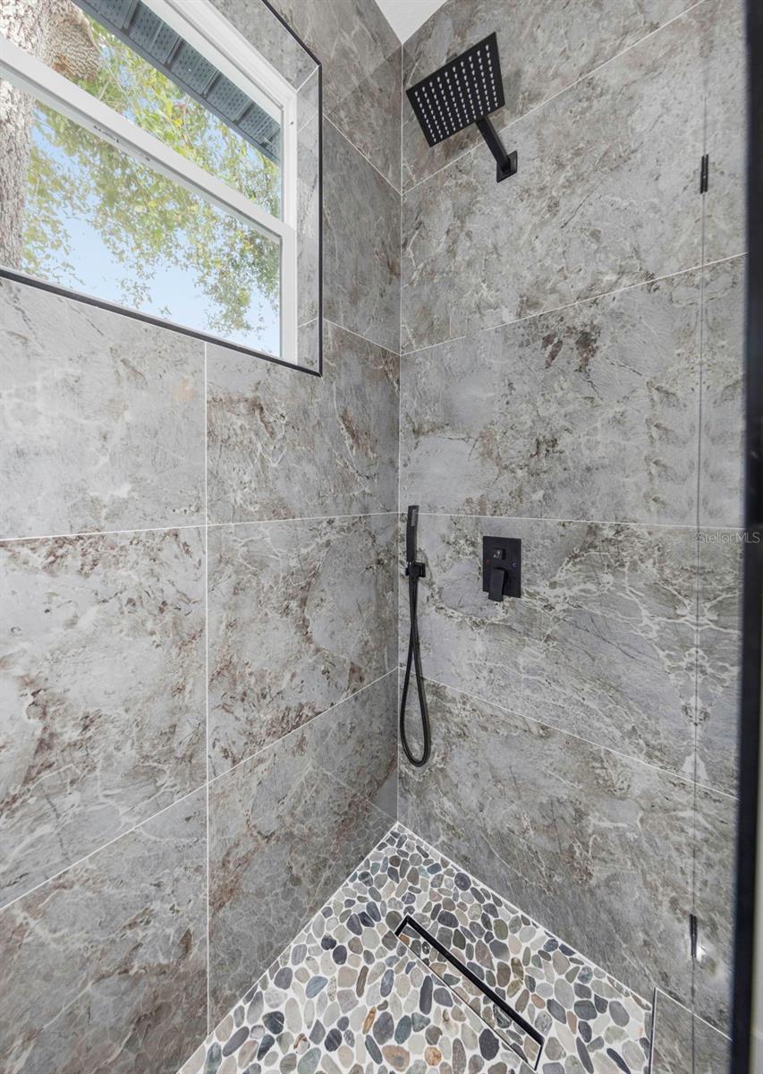 NEW ATHENS CITY - Residential