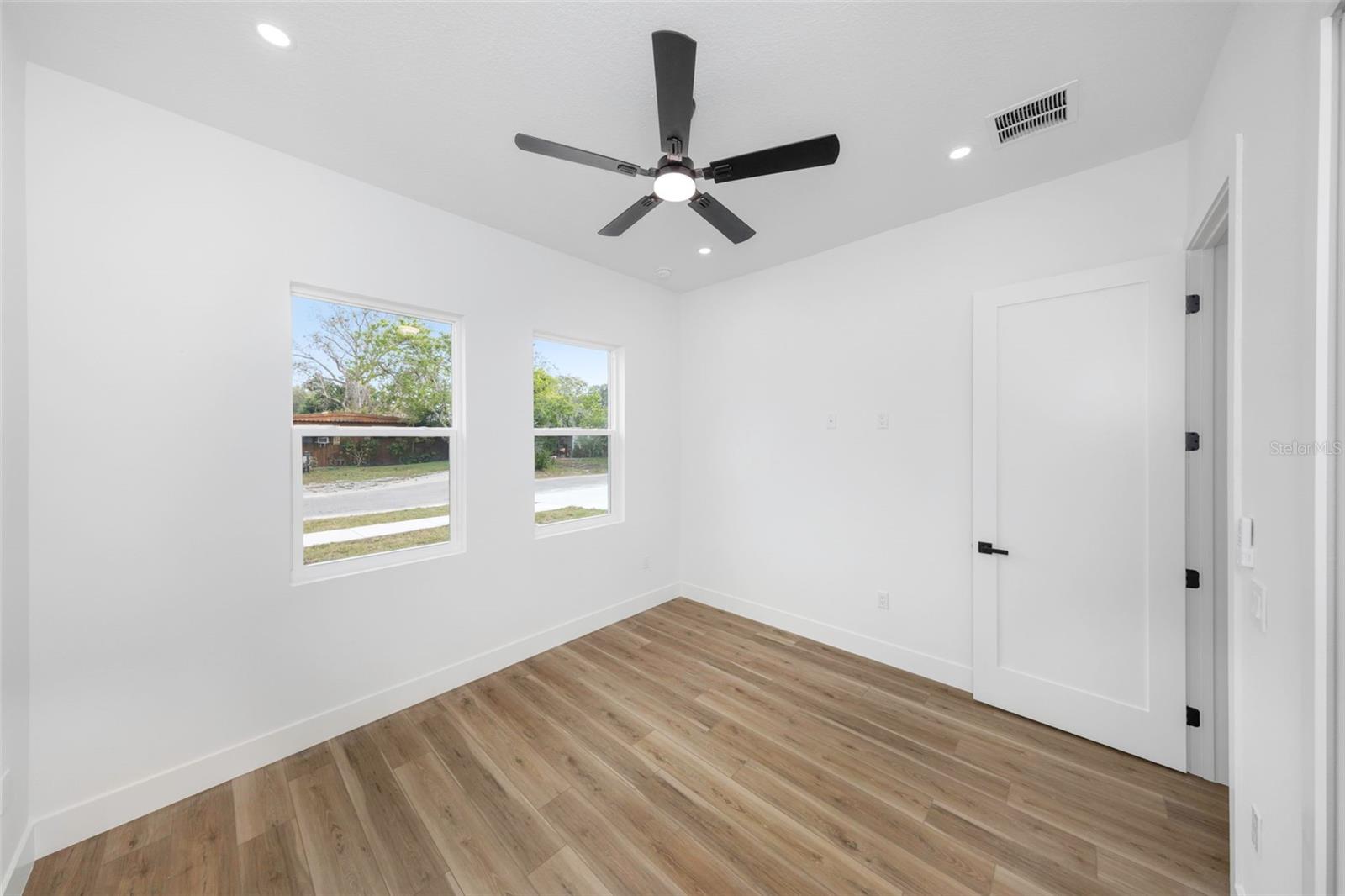 NEW ATHENS CITY - Residential