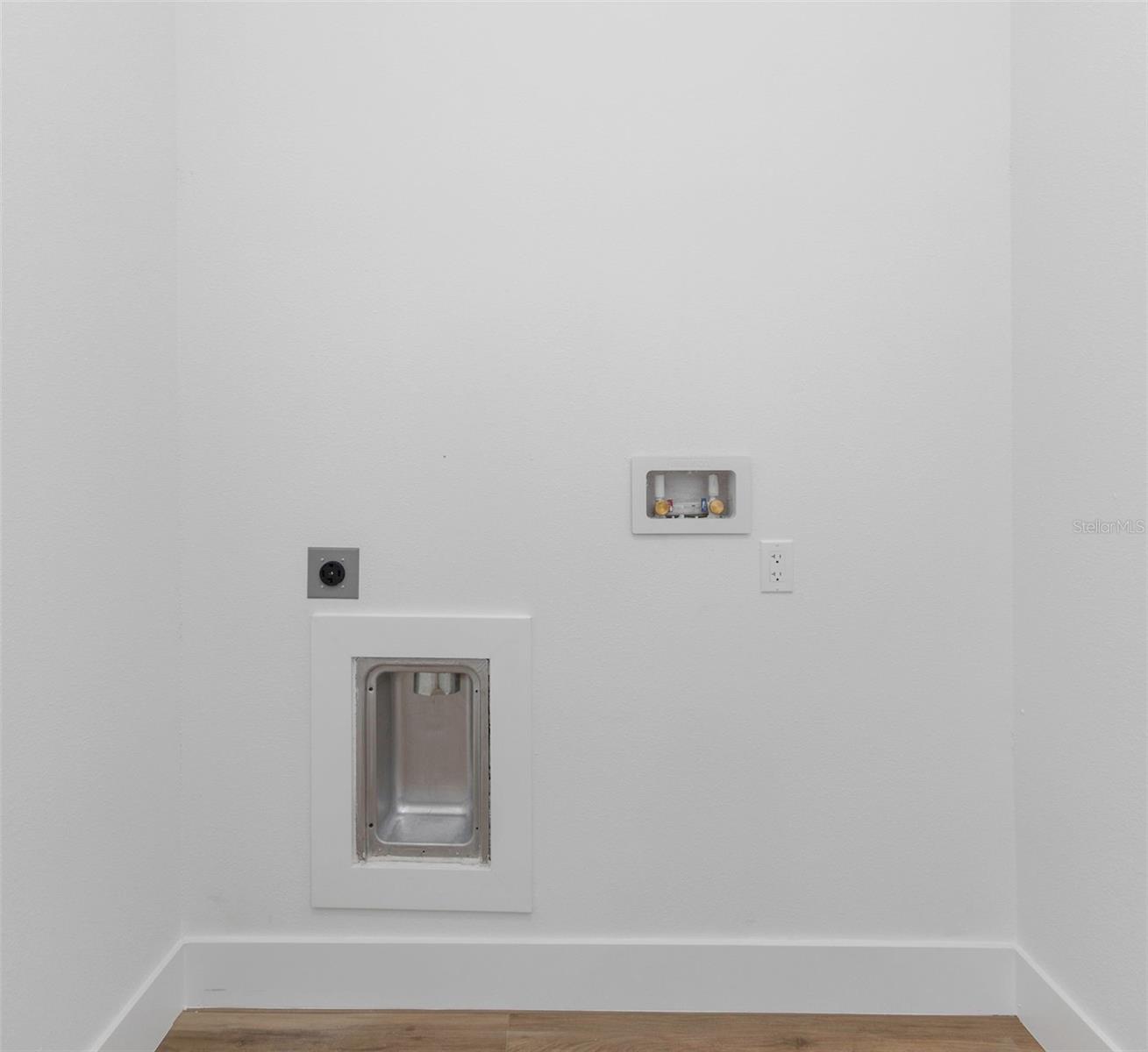 NEW ATHENS CITY - Residential