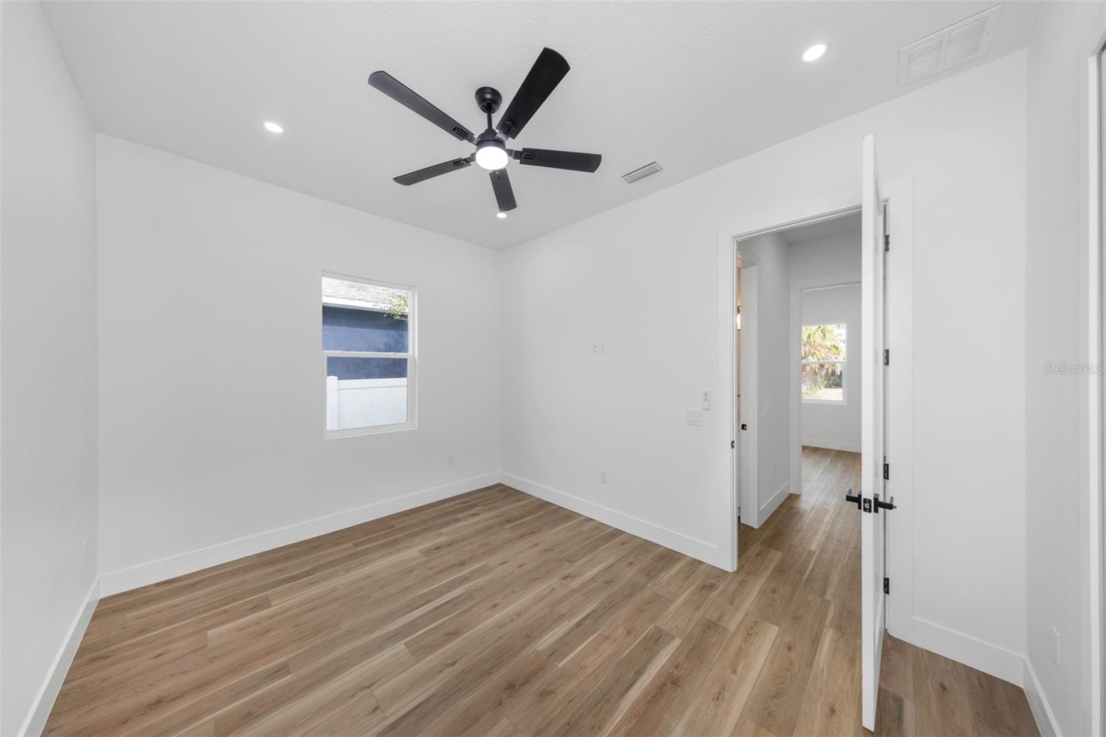 NEW ATHENS CITY - Residential