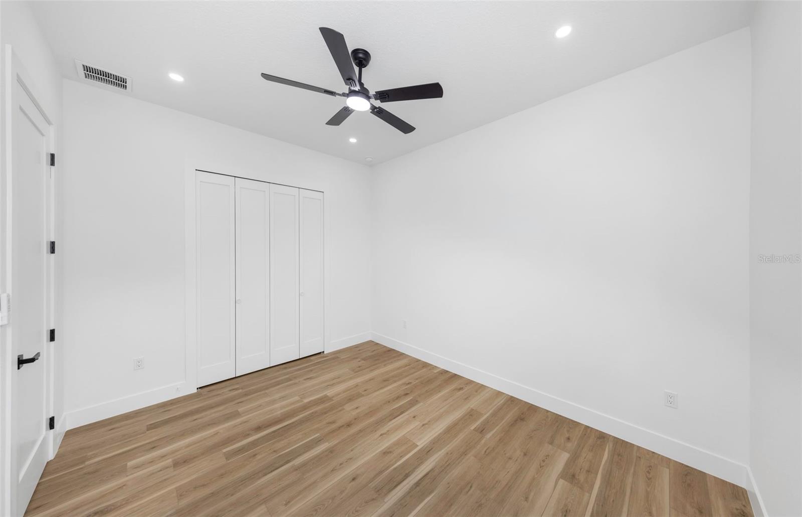 NEW ATHENS CITY - Residential