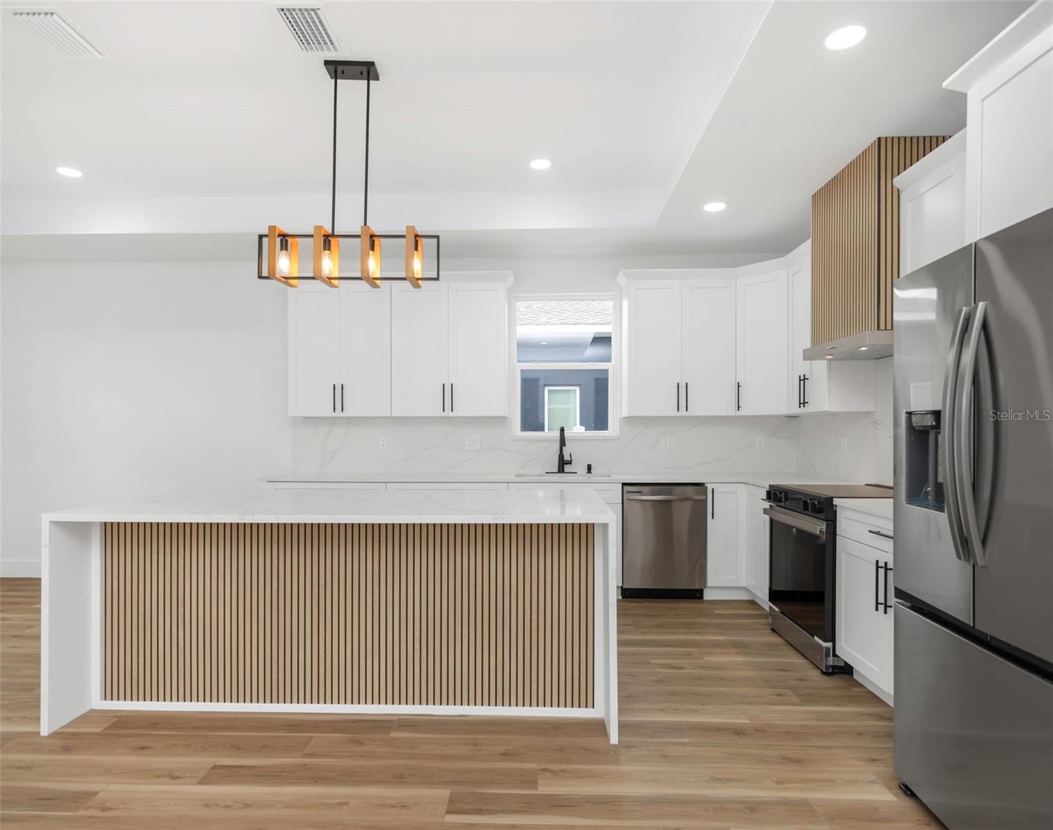 NEW ATHENS CITY - Residential