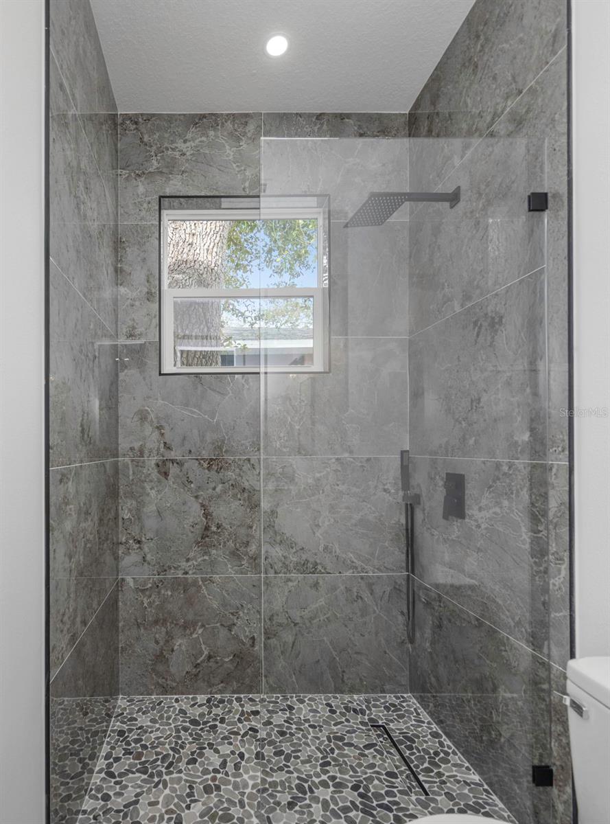 NEW ATHENS CITY - Residential