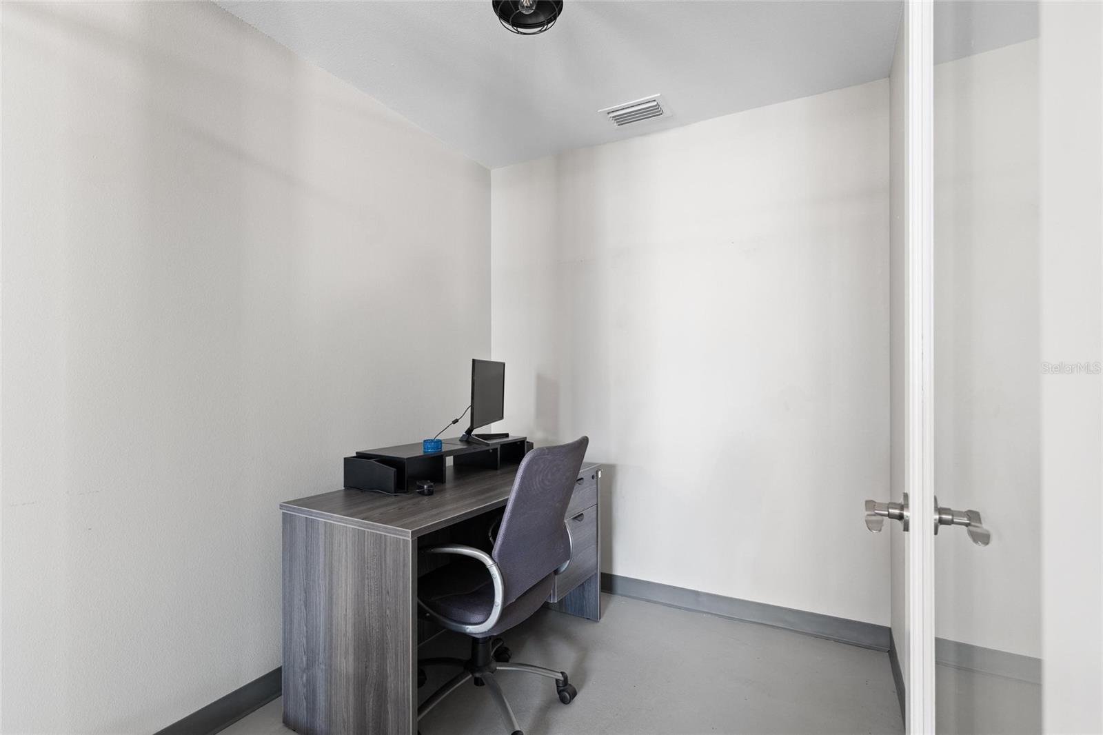 SAFFORDS A P K - Commercial Lease