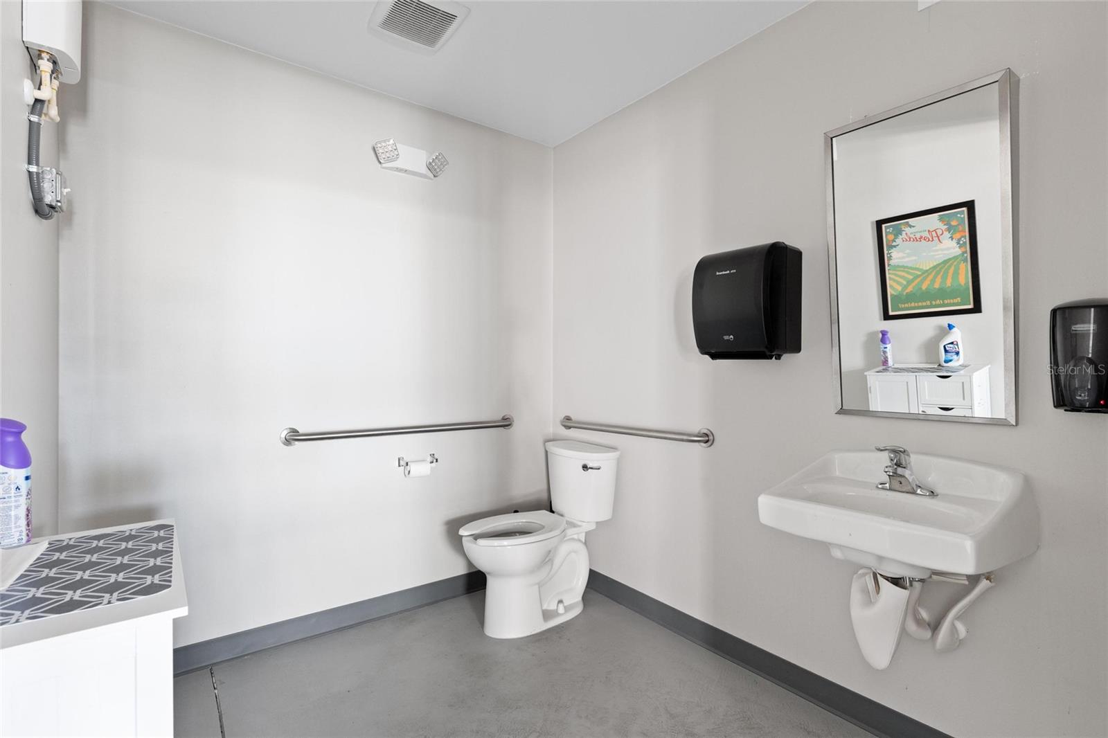 SAFFORDS A P K - Commercial Lease