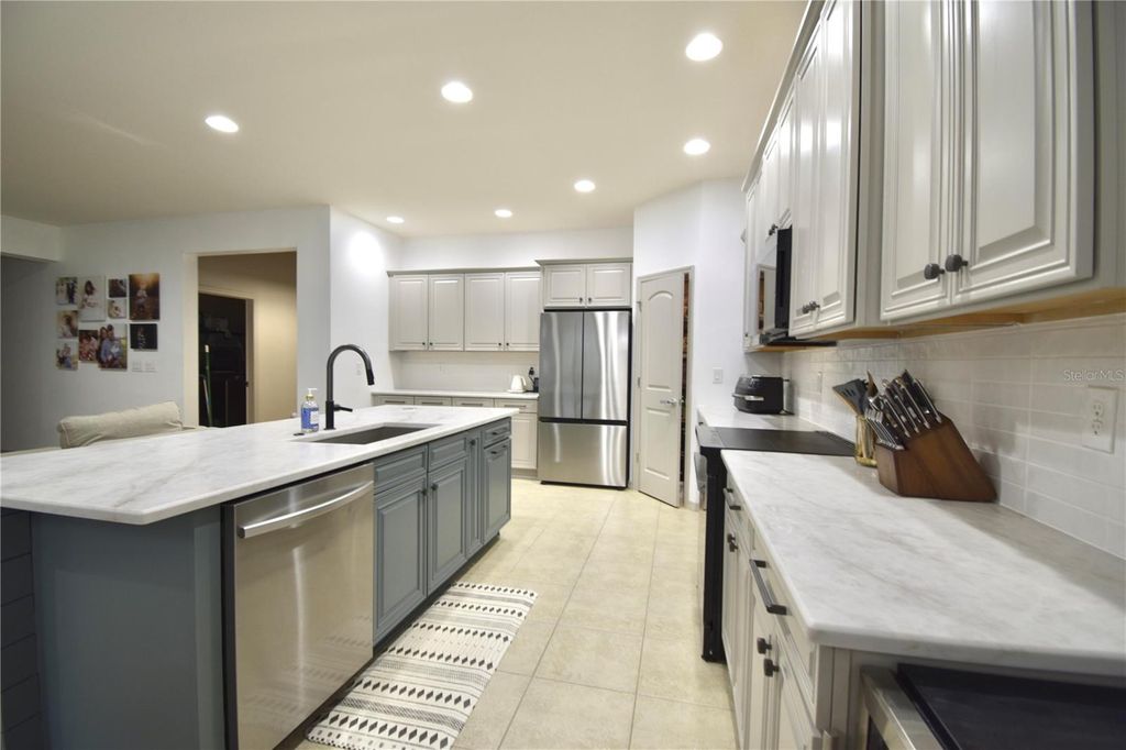 Photo of 15706 Starling Water Drive, Lithia, FL 33547 (MLS # L4952700)