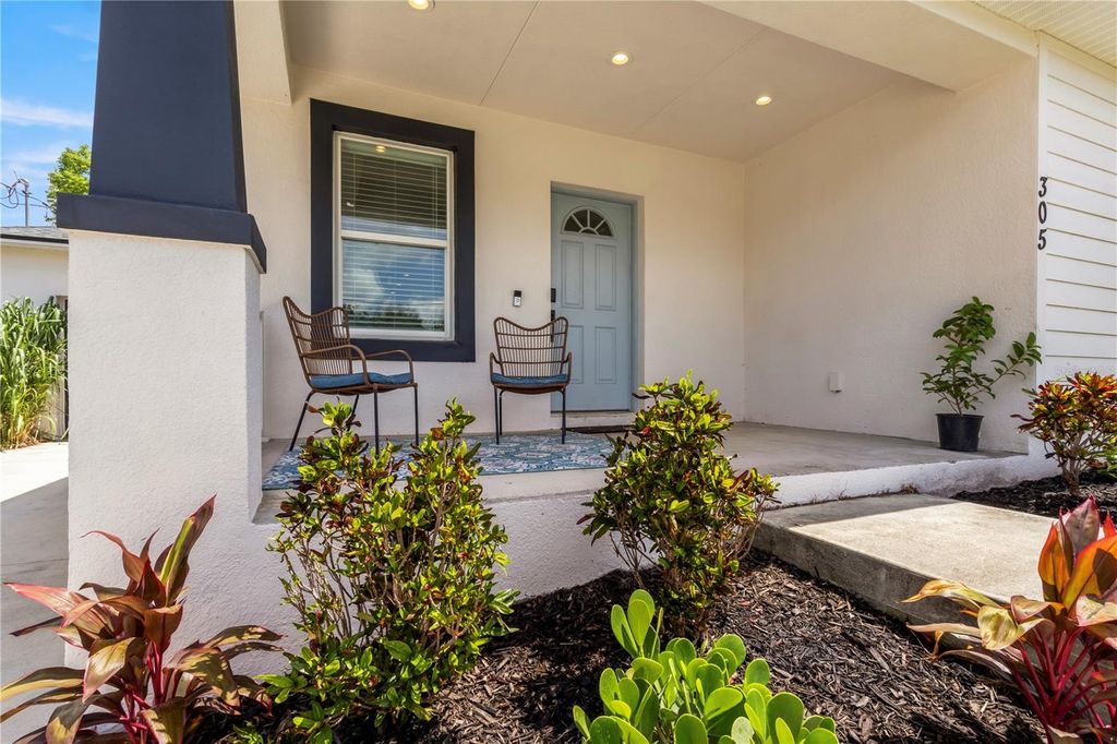 Photo of 305 W 9th Street, Lakeland, FL 33805 (MLS # TB8483265)