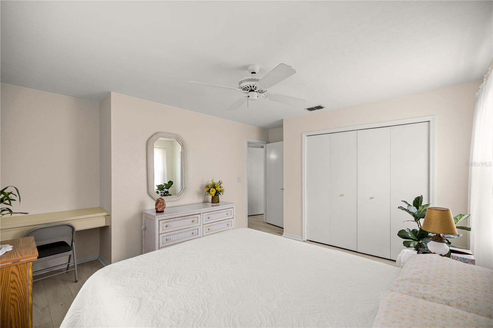 HICKORY MEADOWS - Residential