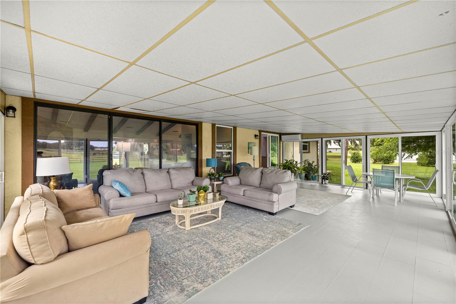 HICKORY MEADOWS - Residential