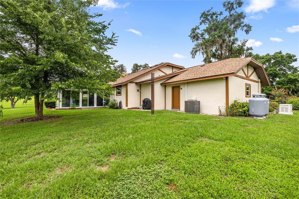 Photo of 12131 NE 10th Terrace, Ocala, FL 34479 (MLS # OM711006)