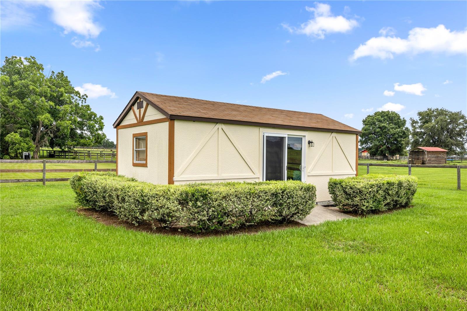 HICKORY MEADOWS - Residential