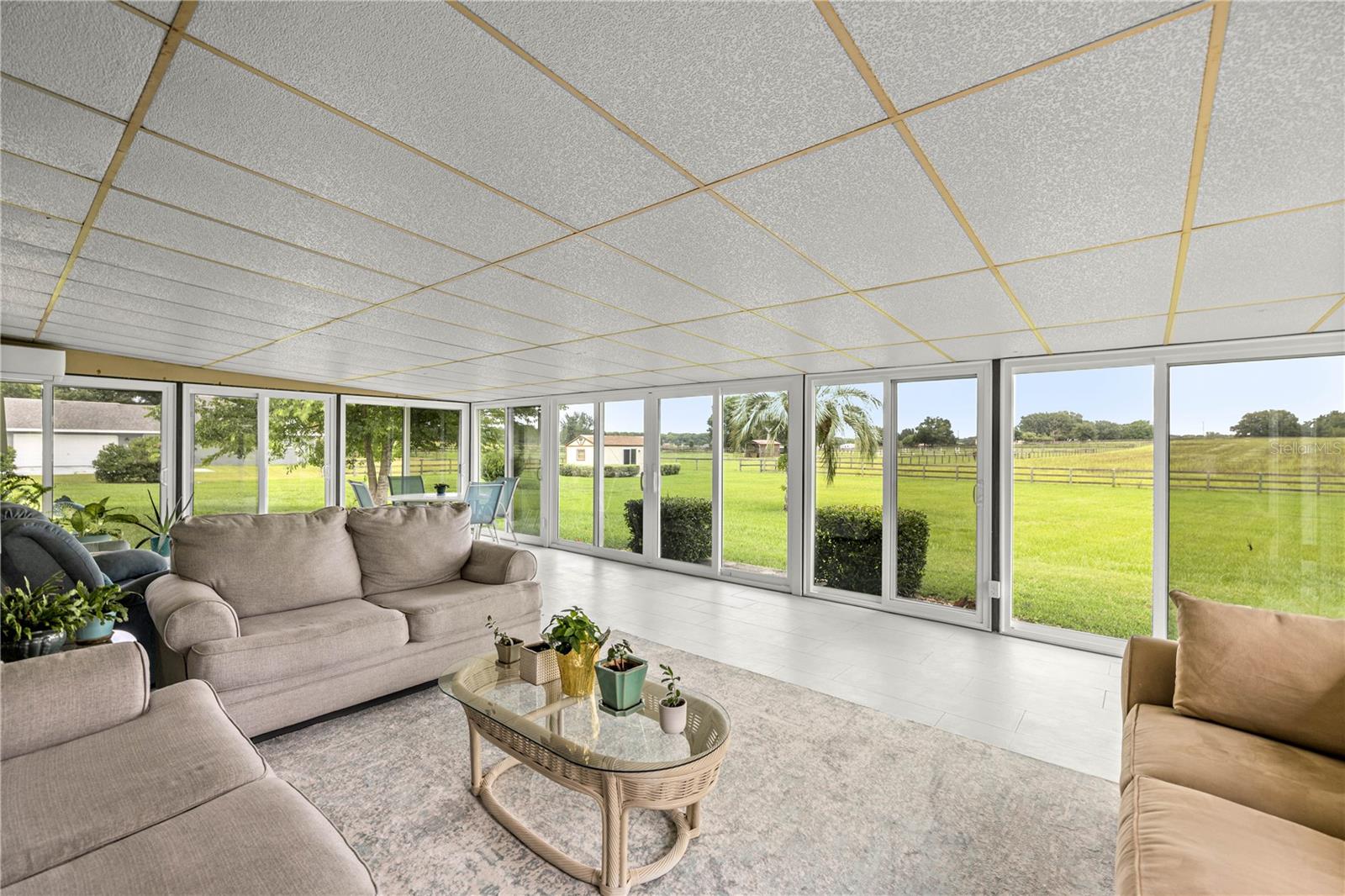 HICKORY MEADOWS - Residential