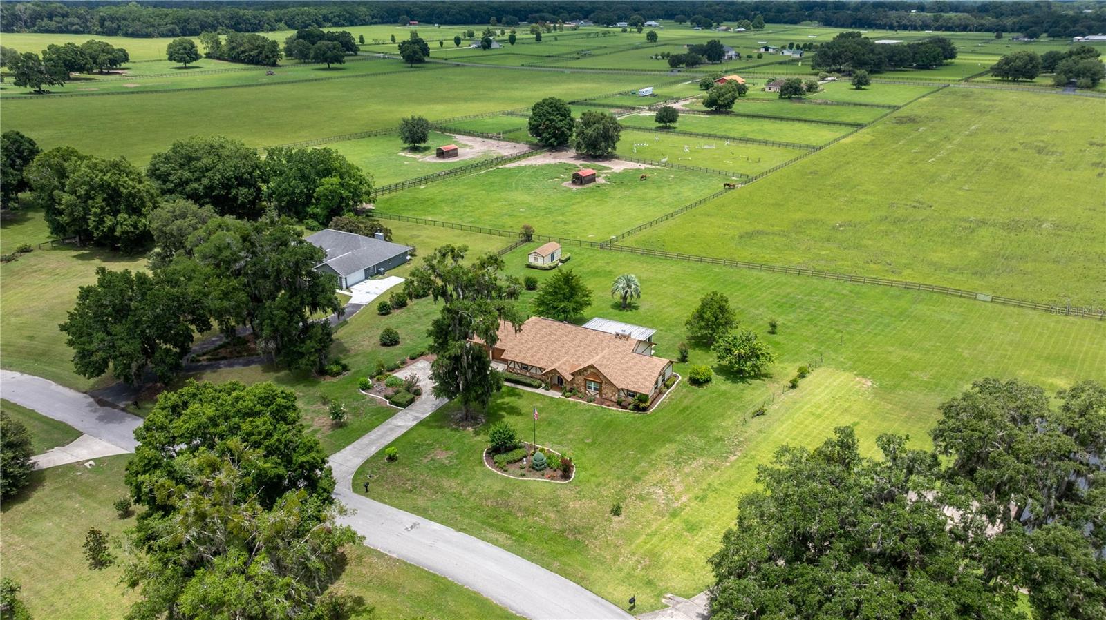 HICKORY MEADOWS - Residential