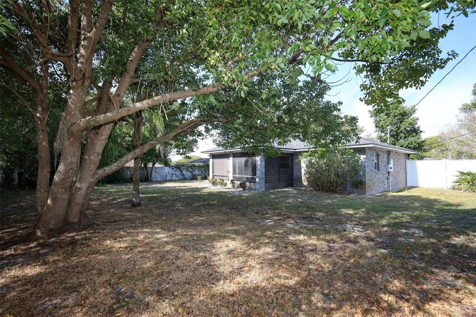 DELTONA LAKES - Residential