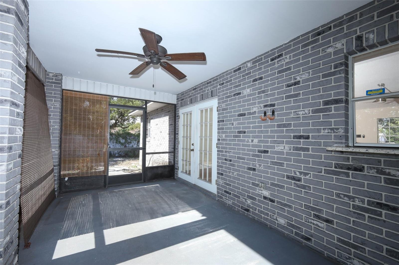 DELTONA LAKES - Residential