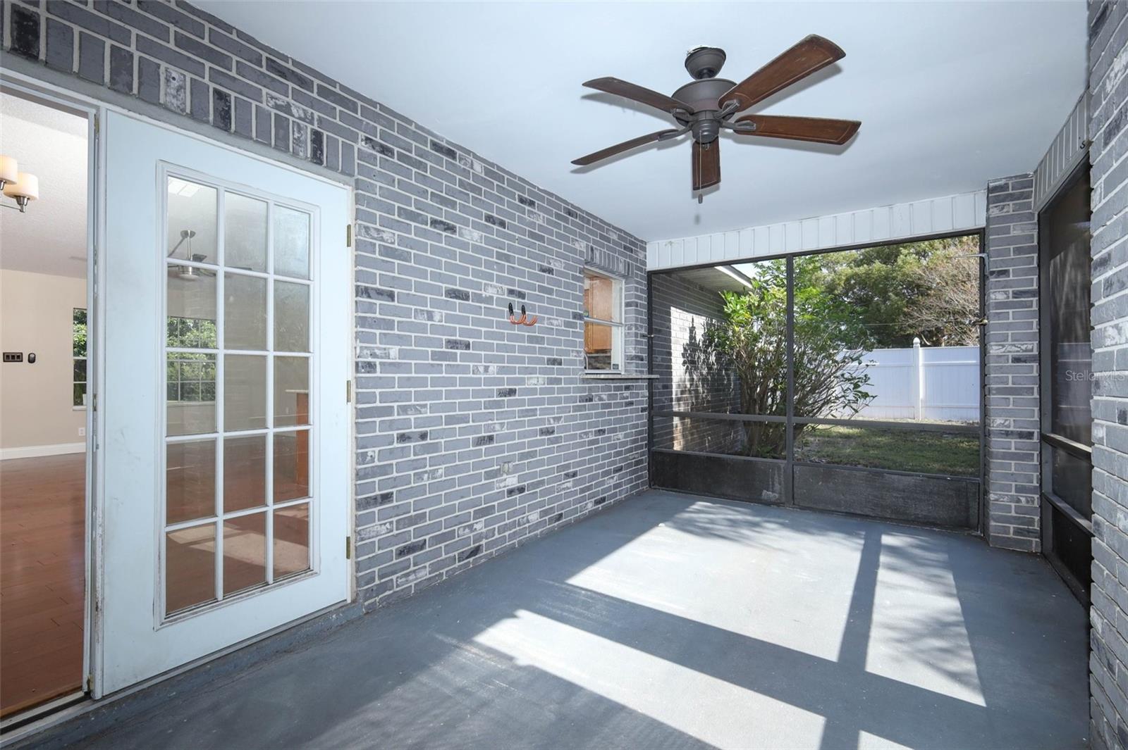 DELTONA LAKES - Residential