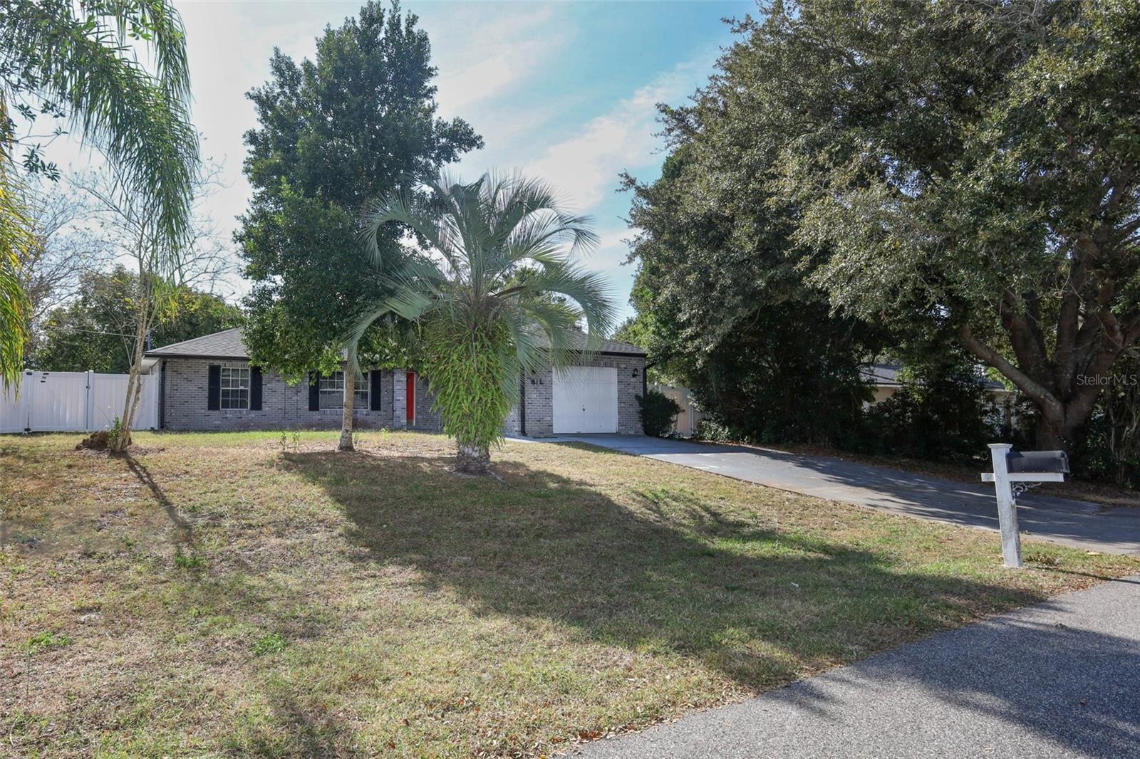 DELTONA LAKES - Residential