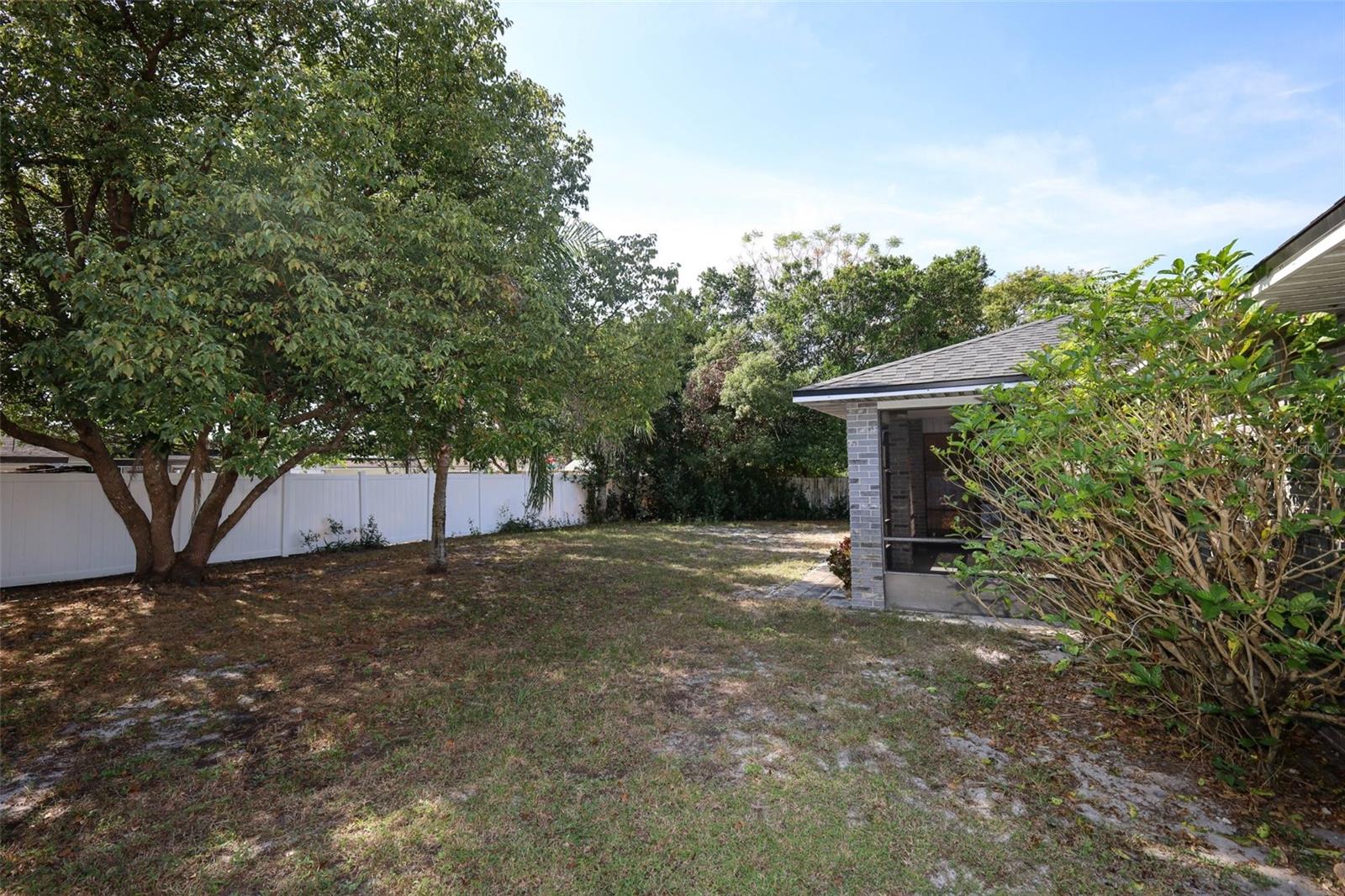 DELTONA LAKES - Residential