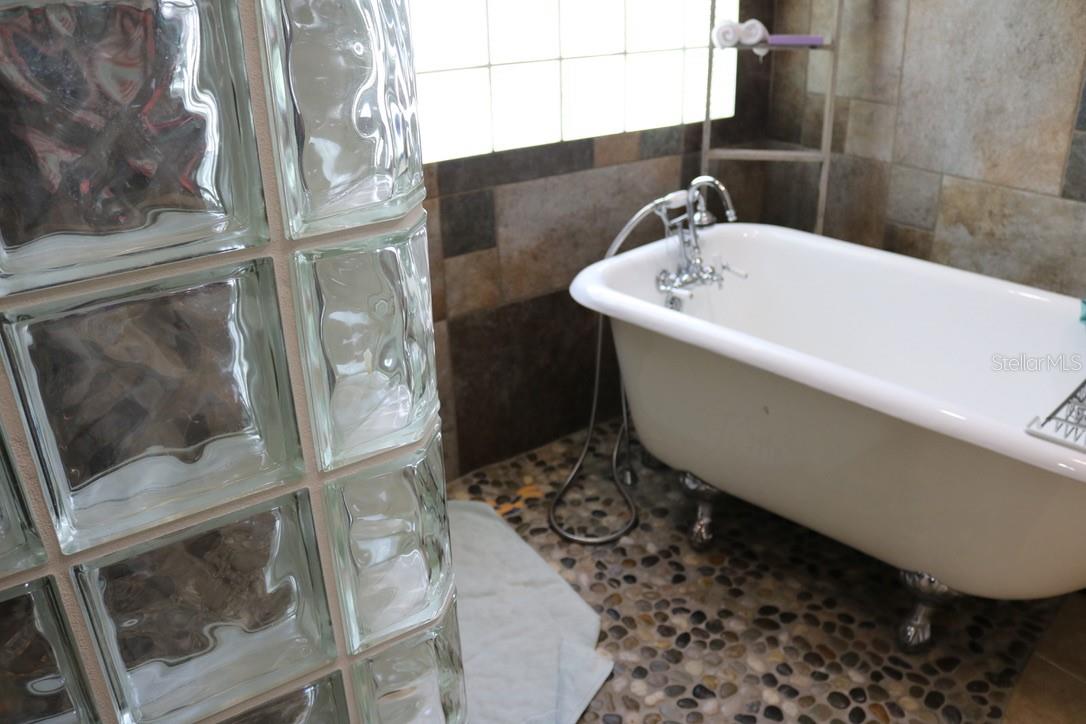 REEDS LIVINGSTON AVE MINOR SUB - Residential