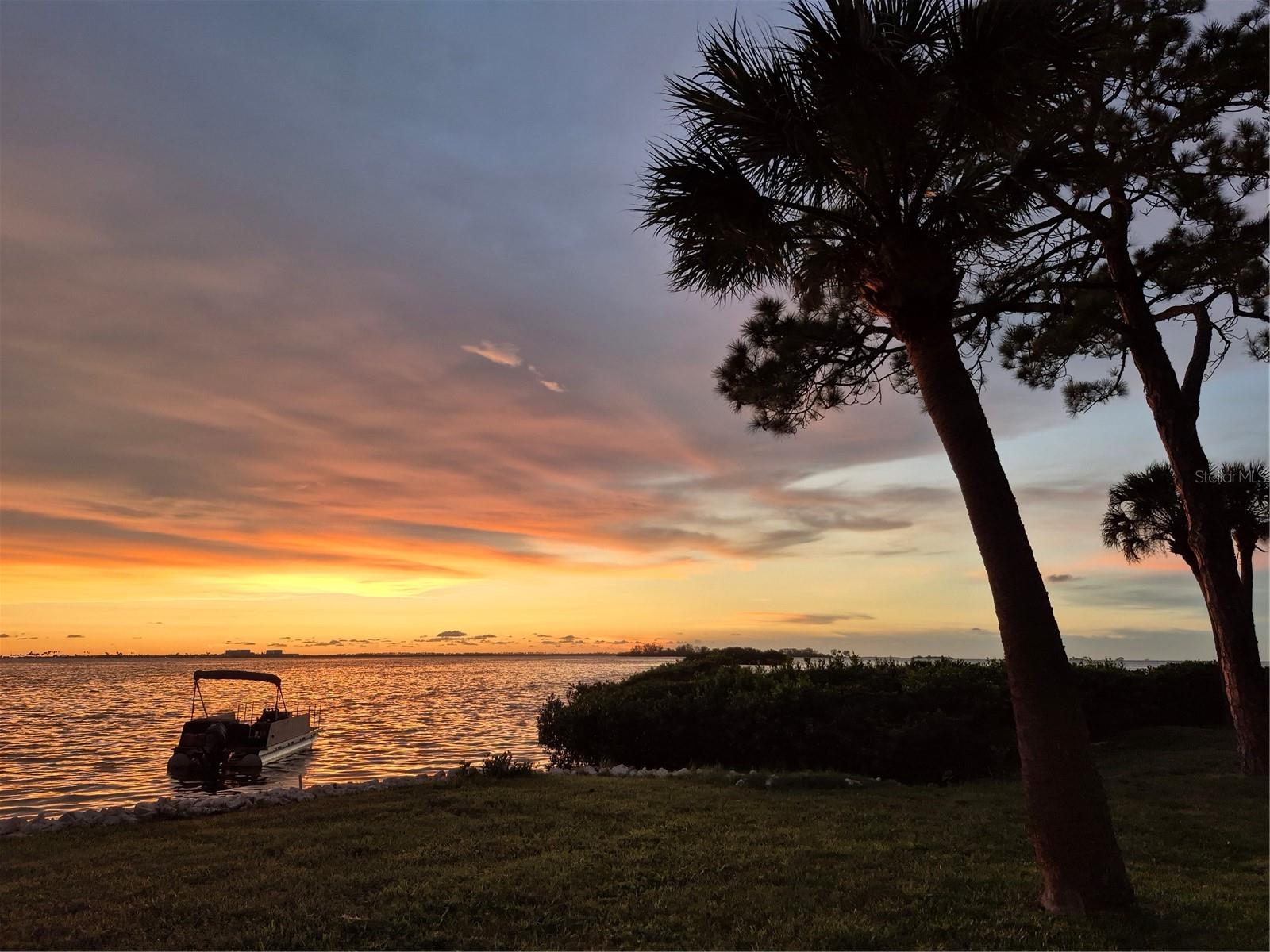 MEDITERRANEAN MANORS - Residential